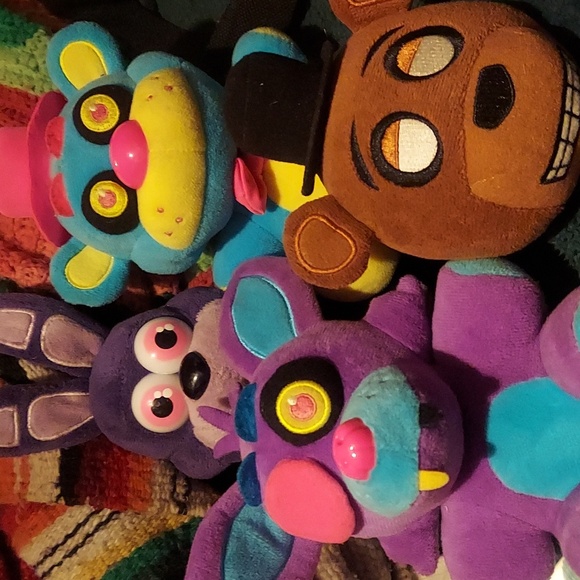 Lot listing! Set of 4 ~6" Friday night at Freddy's plush - Picture 1 of 5